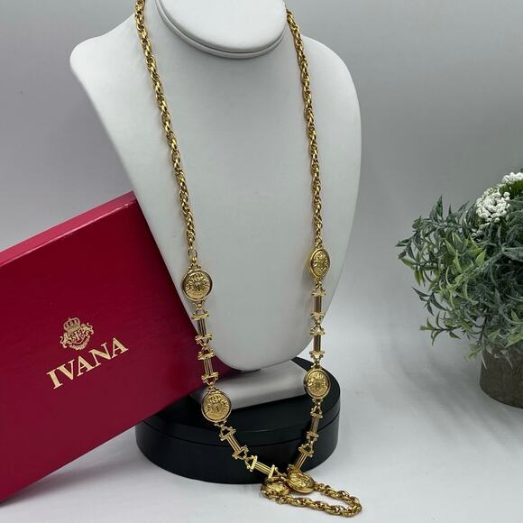 IVANA Signature Vintage Royal Coat Of Arms Shield Crest Gold Plated Necklace - Picture 2 of 16